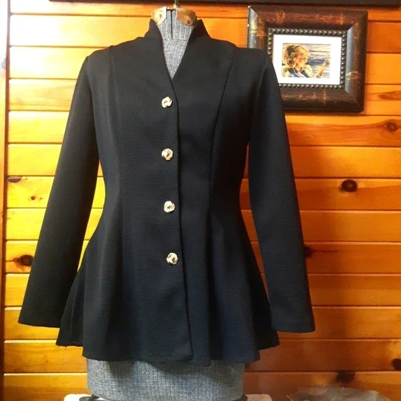 Adorable Jacket - Picture 2 of 11